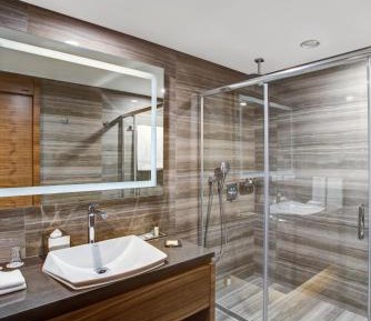 Deluxe Grand Room with King Bed - City and Sea View