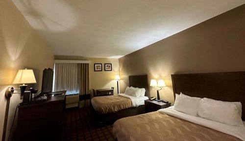 Queen Room with Two Queen Beds - Non-Smoking