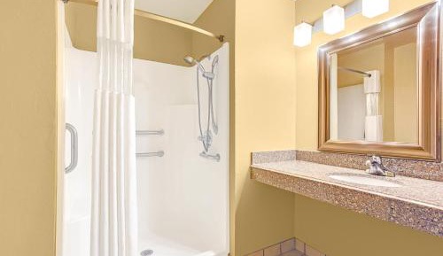 King Room - Disability Access/Non-Smoking