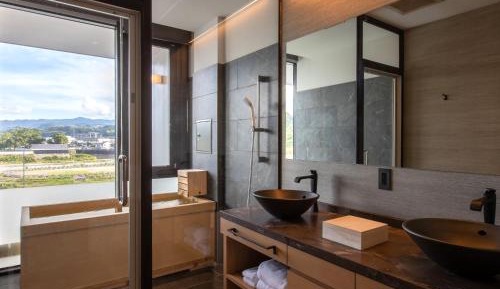 Quadruple Room with Private Bathroom