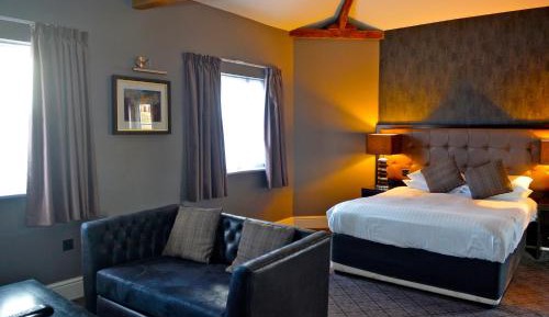 Luxury Family Room (2 Adults + 2 Children)