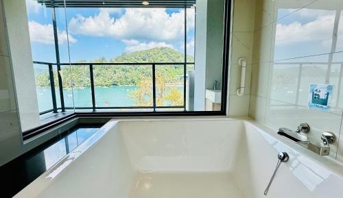 Double Room with Lake View