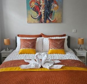 Deluxe Double Room (2 Adults + 1 Child)