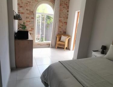 Queen Room with Garden View