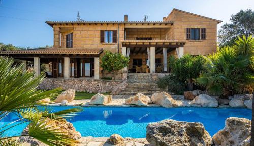 Villa with Garden View