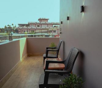 Single Room with Shared Bathroom