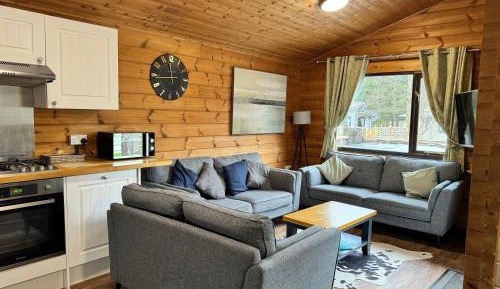 Forester 4 Pondside Hot Tub