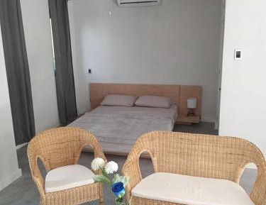 Queen Room with Pool View