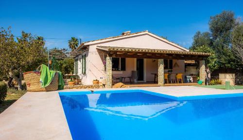 Villa with Garden View