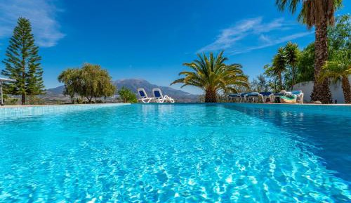 Villa with Garden View