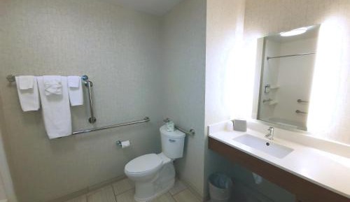 Standard King Room with Accessible Tub - Mobility Access