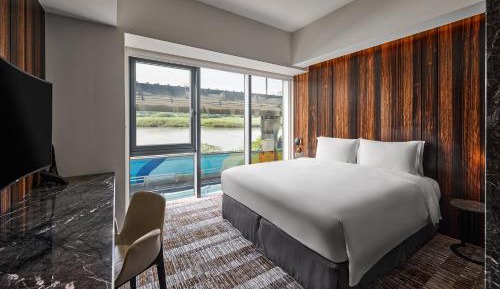 Twin Room with City View