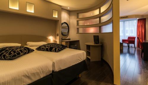 Deluxe Suite