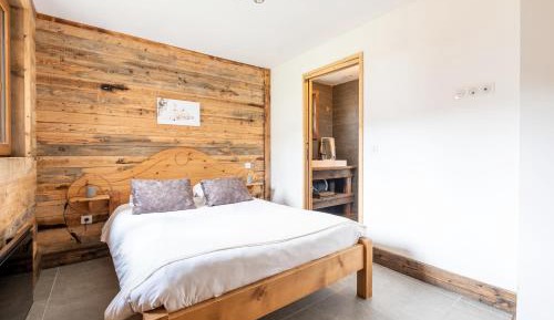 Superior One-Bedroom Apartment with Balcony