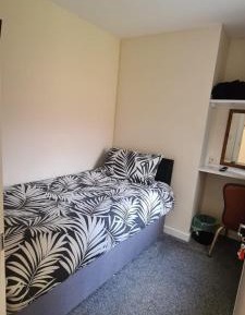 Single Room with Shared Shower and Toilet