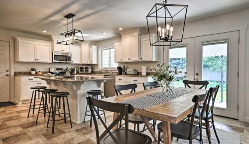 Three-Bedroom Holiday Home 