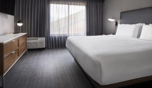 Newly Renovated Rooms, Suite, 1 King, Sofa bed
