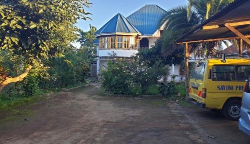 Deluxe Double Room (2 Adults + 1 Child)