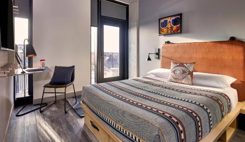 Guest room, 1 Queen, Balcony