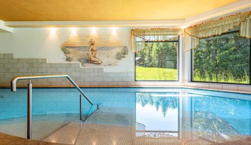 Superior One-Bedroom Apartment with Balcony