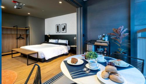 Smart Cine Room - 1 King Size Bed