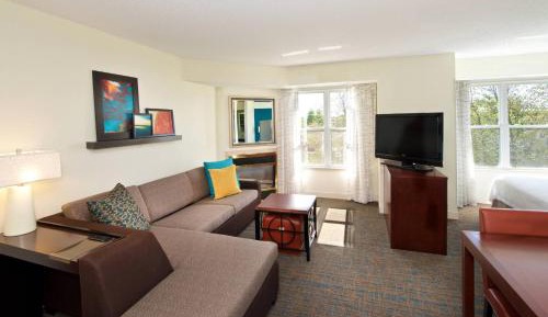 Queen Studio Suite with Sofa Bed