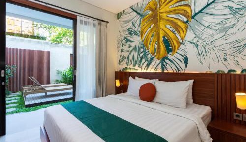 Double Room with Pool View