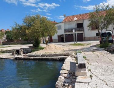 One Bedroom Apartment with Balcony and Sea View