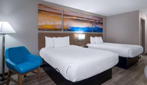 Queen Room with Two Queen Beds - Non-Smoking