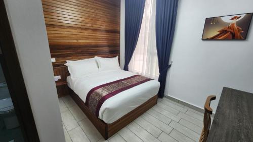 Queen Room