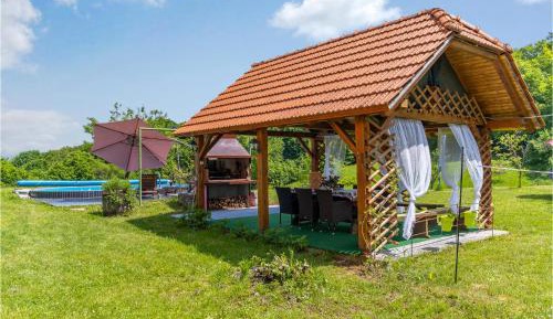 Three-Bedroom Vacation Home 