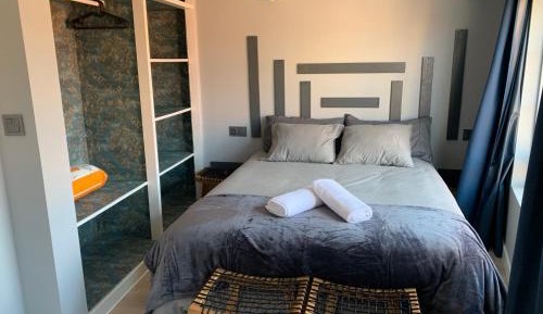 Deluxe Apartment (2nd Floor)