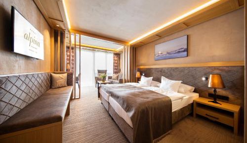 One-Bedroom Suite with Balcony - Annex