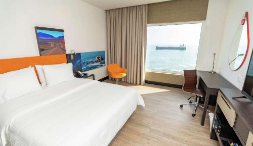 Queen Room with View - Non-Smoking