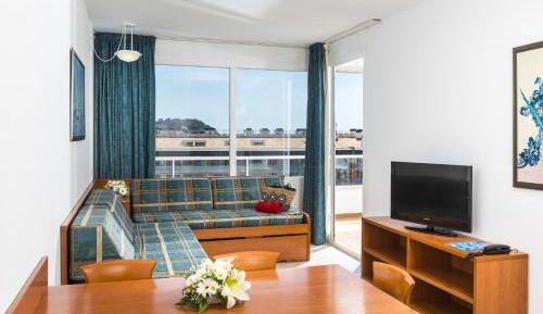 Apartment with Balcony (4 Adults + 1 Child)