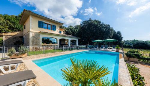 Villa with Garden View