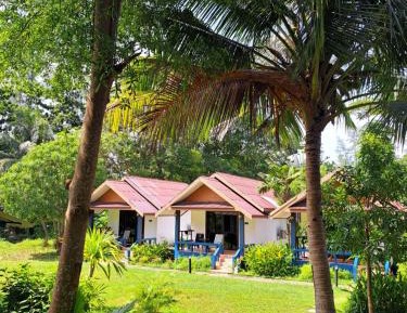 Deluxe Bungalow with Garden View