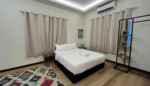 Queen Room
