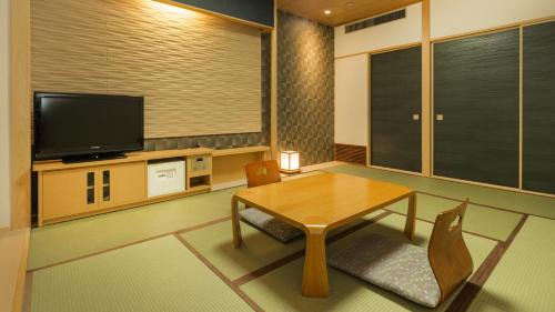 Japanese-Style Quadruple Room