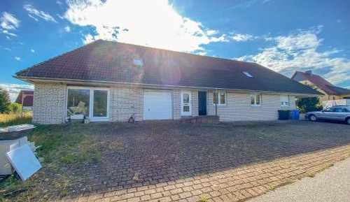One-Bedroom Apartment with Shower