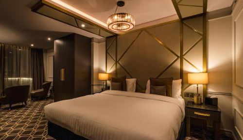 Chic Super King Suite