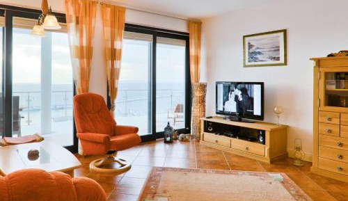 One-Bedroom Apartment with Balcony