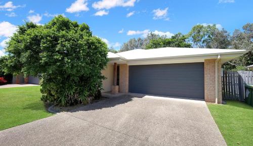 Four-Bedroom Holiday Home