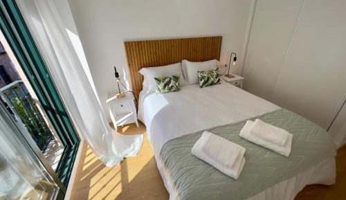 Apartment with Mountain View