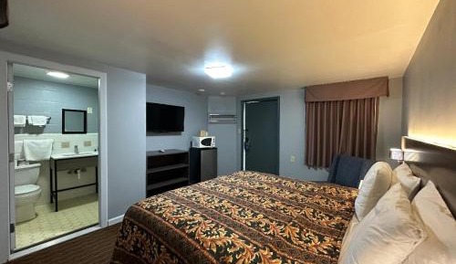 Economy Double Room with Two Double Beds - Non Smoking