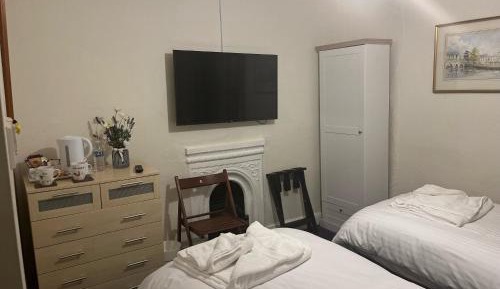 Twin Room with Shower