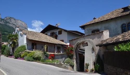 Apartment with Mountain View