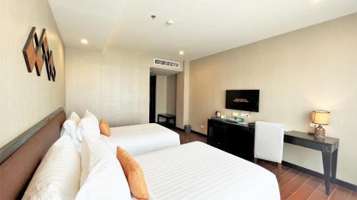 Superior Twin Room with River View