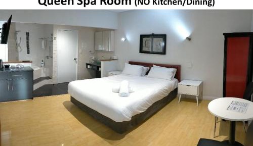 Queen Room with Spa Bath