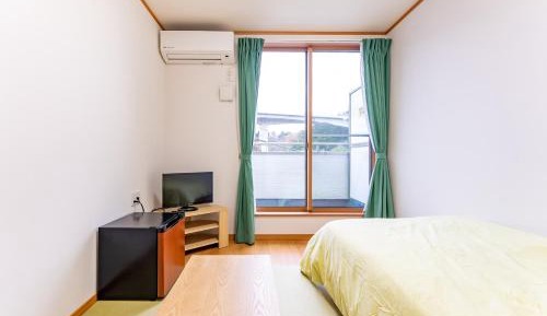 Single Room with Shared Bathroom